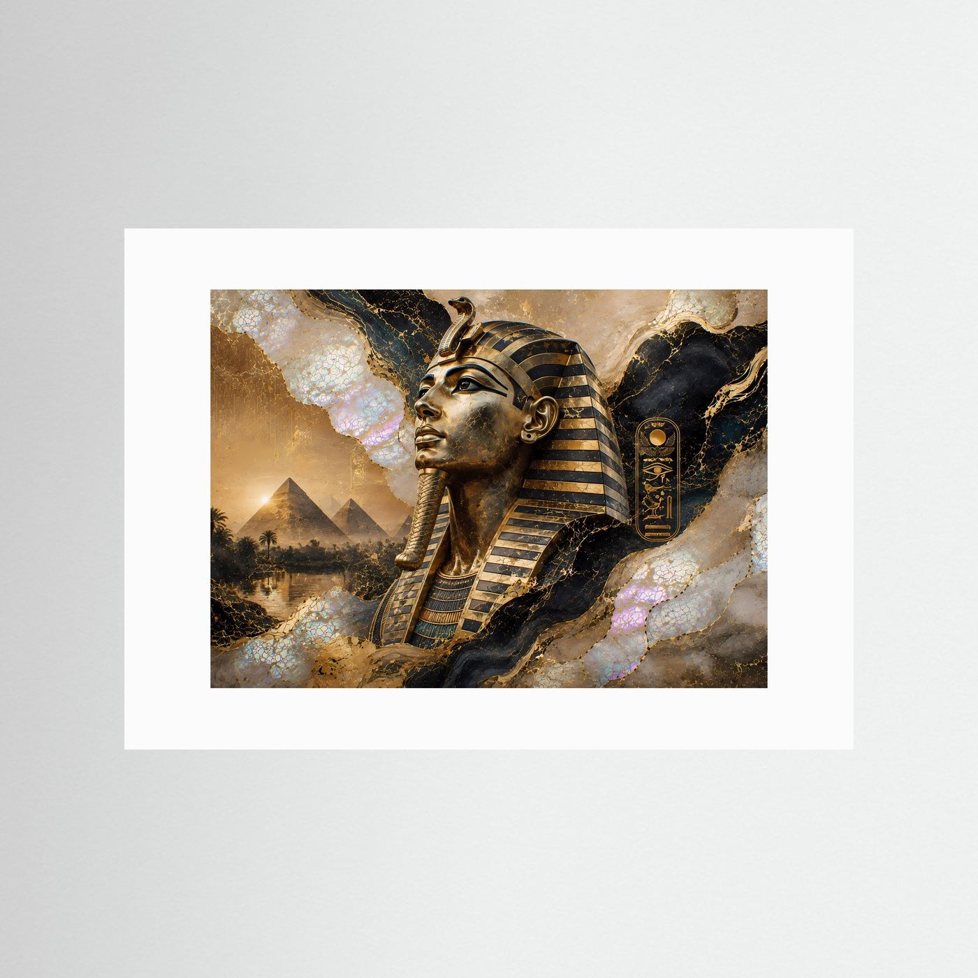 Querformat-Poster mit weißem Passepartout: ägyptischer Pharao in Gold und Perlmutt