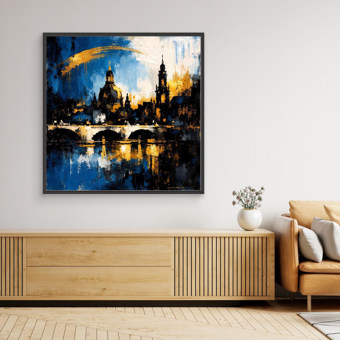 Gerahmtes Leinwand-Wandbild mit Skyline und Flussreflexen in Blau/Gold, Rahmen schwarz