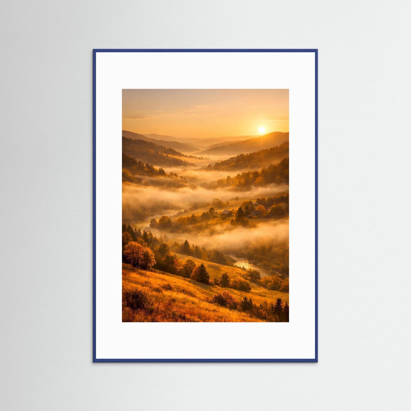 Gerahmtes Landschafts-Poster im Hochformat, blauer Rahmen, Herbsttal mit Sonnenaufgang