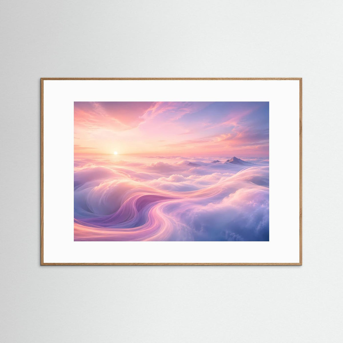Querformat-Poster mit hellem Holzrahmen und Sonnenaufgang über Wolken in Rosa, Blau und Violett