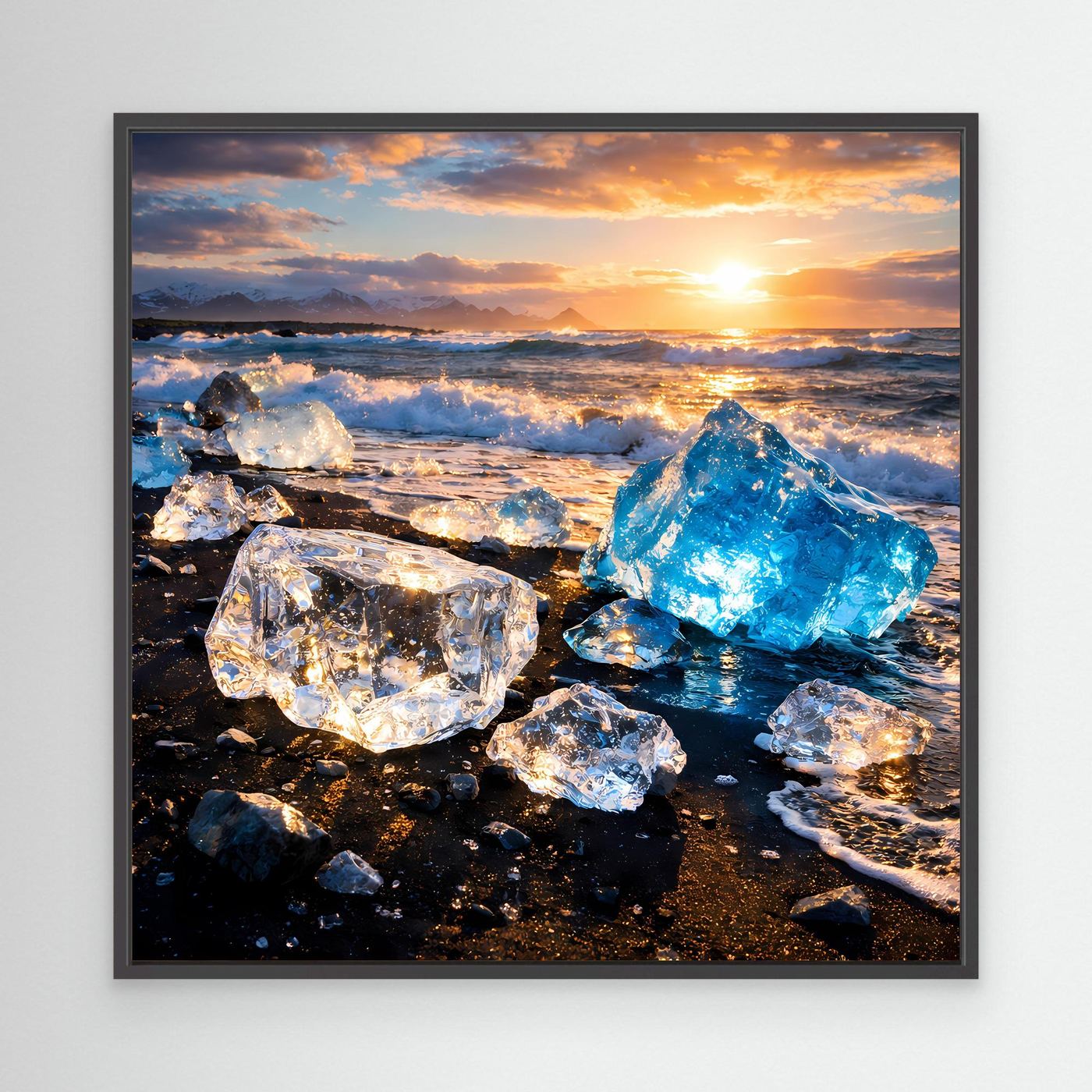 Leinwandbild mit Eisschollen und blauem Eis auf schwarzem Strand im schwarzen Rahmen