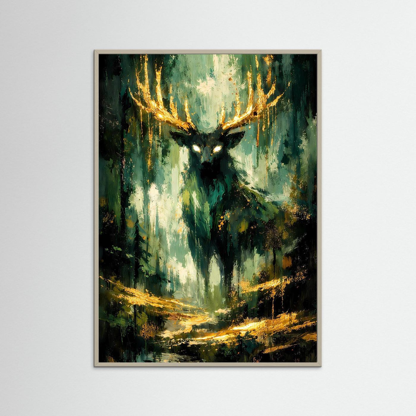 Hirschkunstposter im Hochformat mit dunklem Holzrahmen; grüner Hirsch, goldene Akzente.