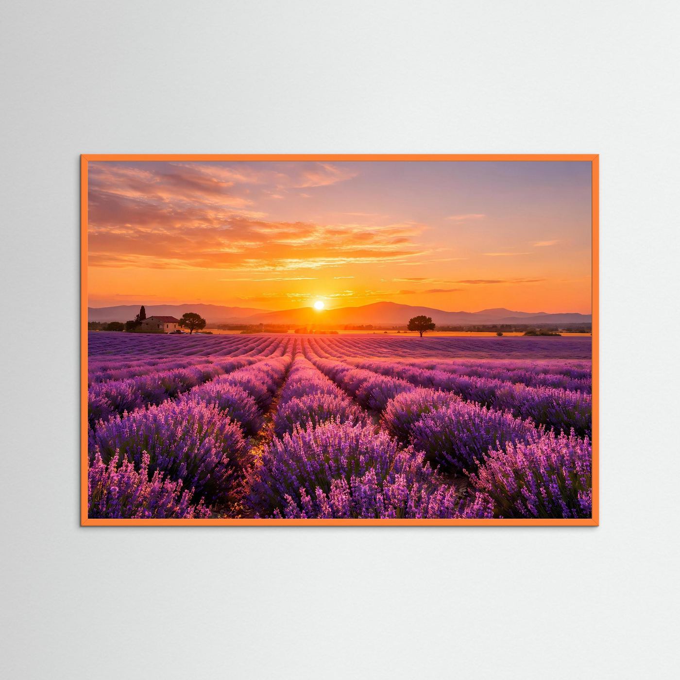 Wandbild mit Lavendelfeld im Sonnenuntergang und orangefarbenem Rahmen