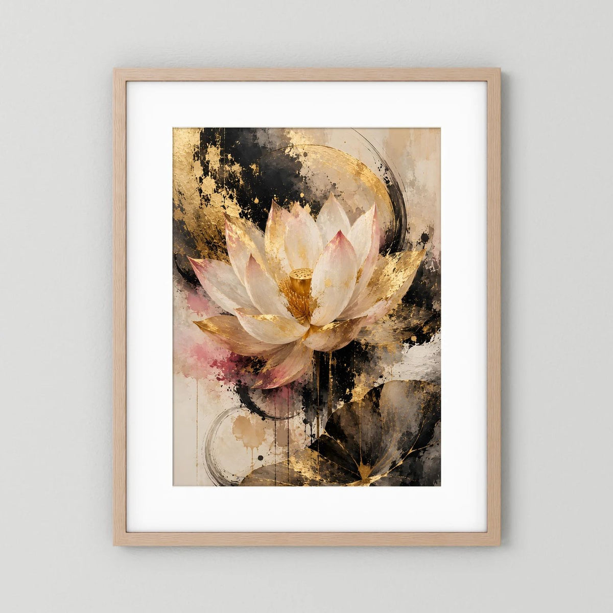 Poster mit Lotusblüte, abstrakt in Gold und Creme, hellbrauner Rahmen mit weißem Rand