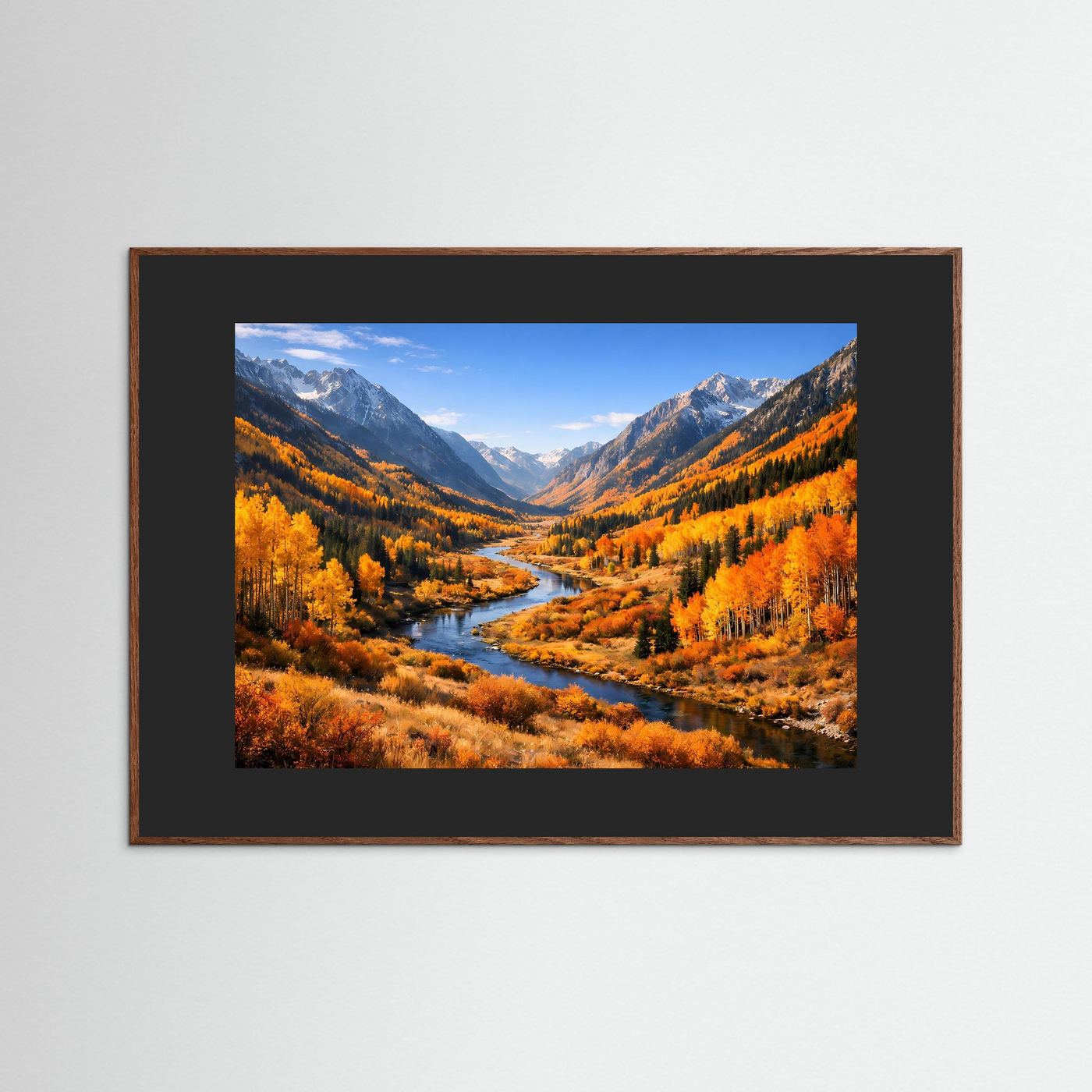 Wandposter: Herbsttal mit Fluss und Bergen, brauner Holzrahmen