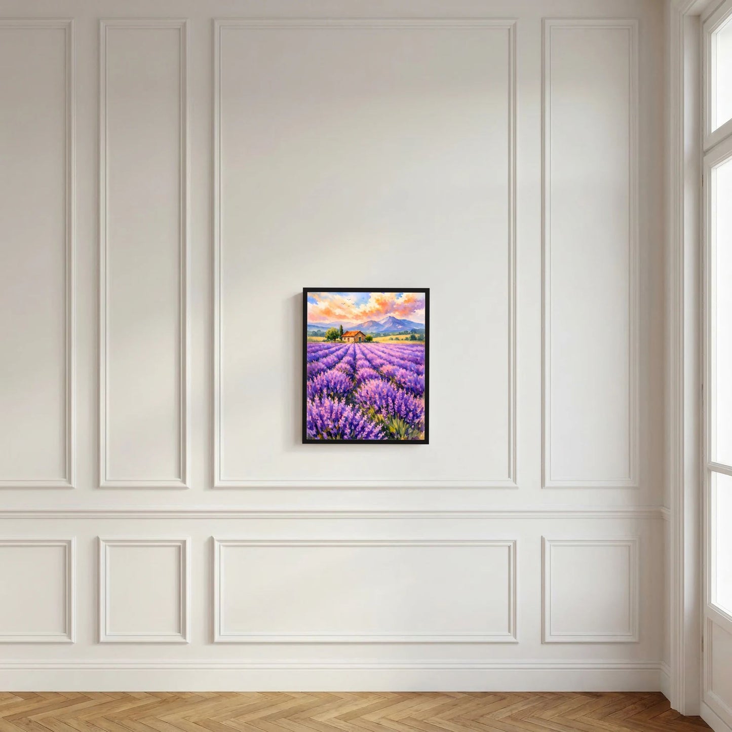 Wandposter im schwarzen Rahmen mit Lavendelfeld in der Provence und Berghaus