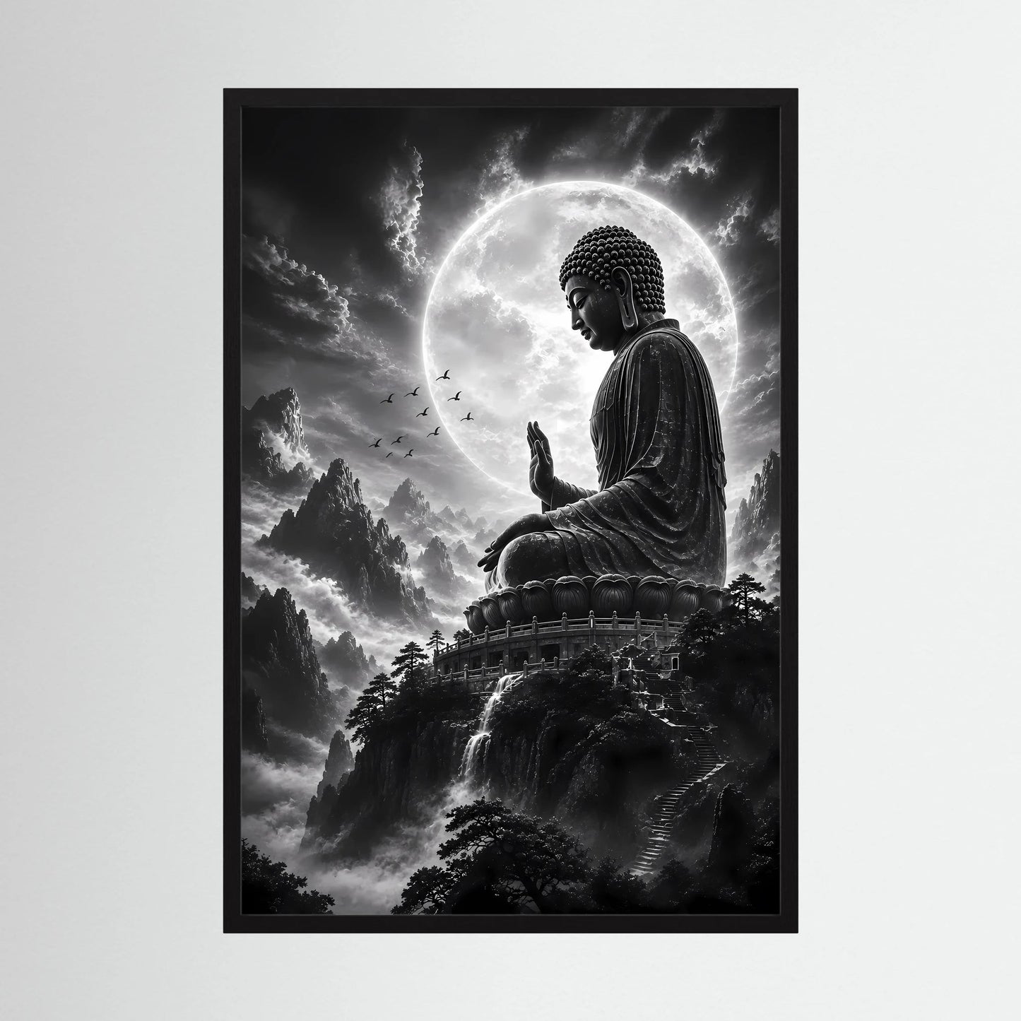 Hochformat-Poster mit sitzendem Buddha, umgeben von Bergen und Mondlicht, in schwarzem Rahmen