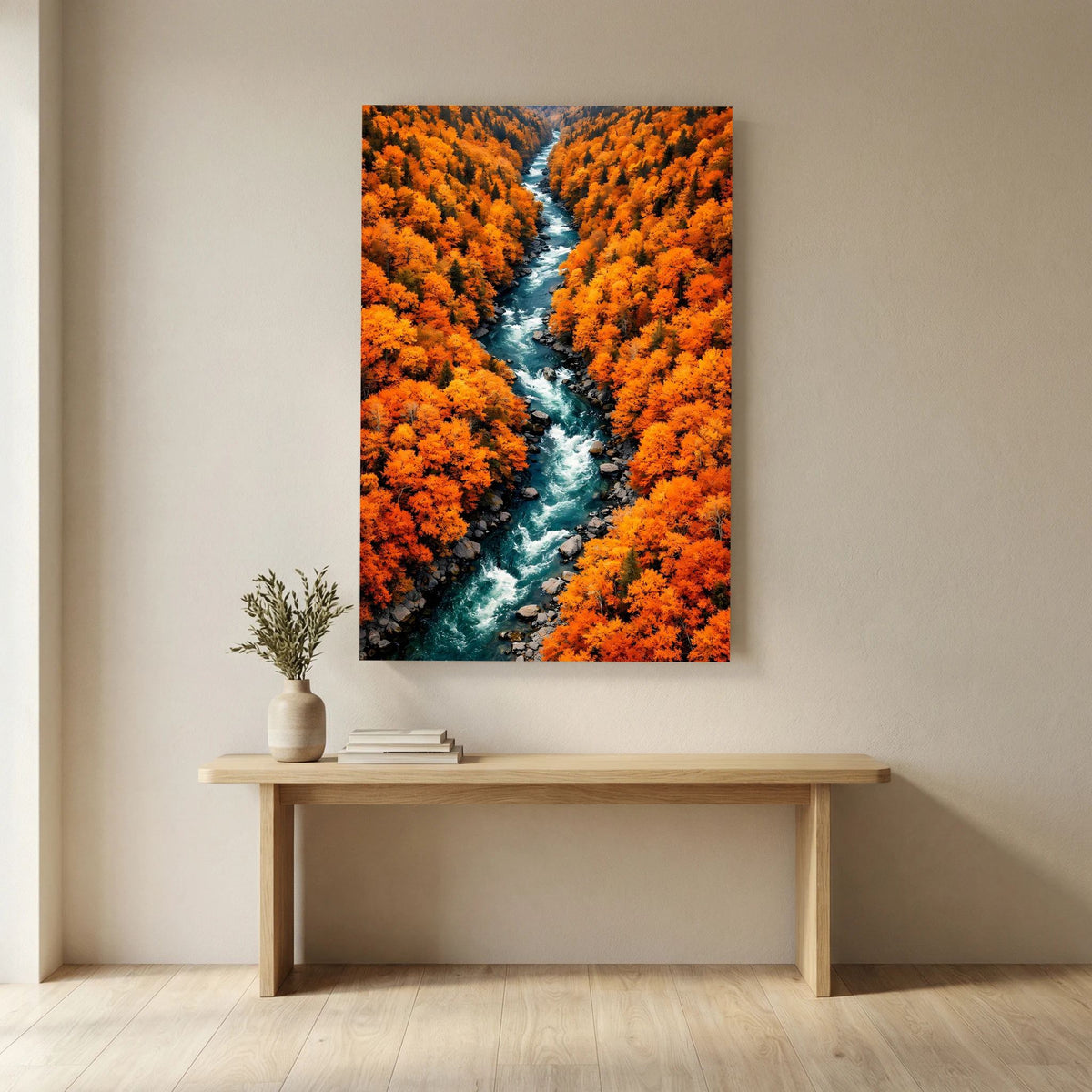 Hochformat-Wandposter Herbstfluss zwischen orangefarbenen Baumkronen, türkisfarbene Strömung