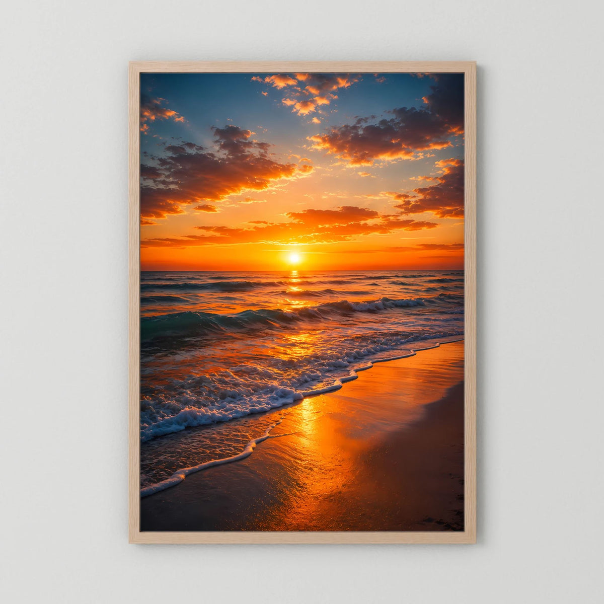 Hochformat-Poster Sonnenuntergang am Meer, Holzrahmen in Eiche-Optik, goldener Strand