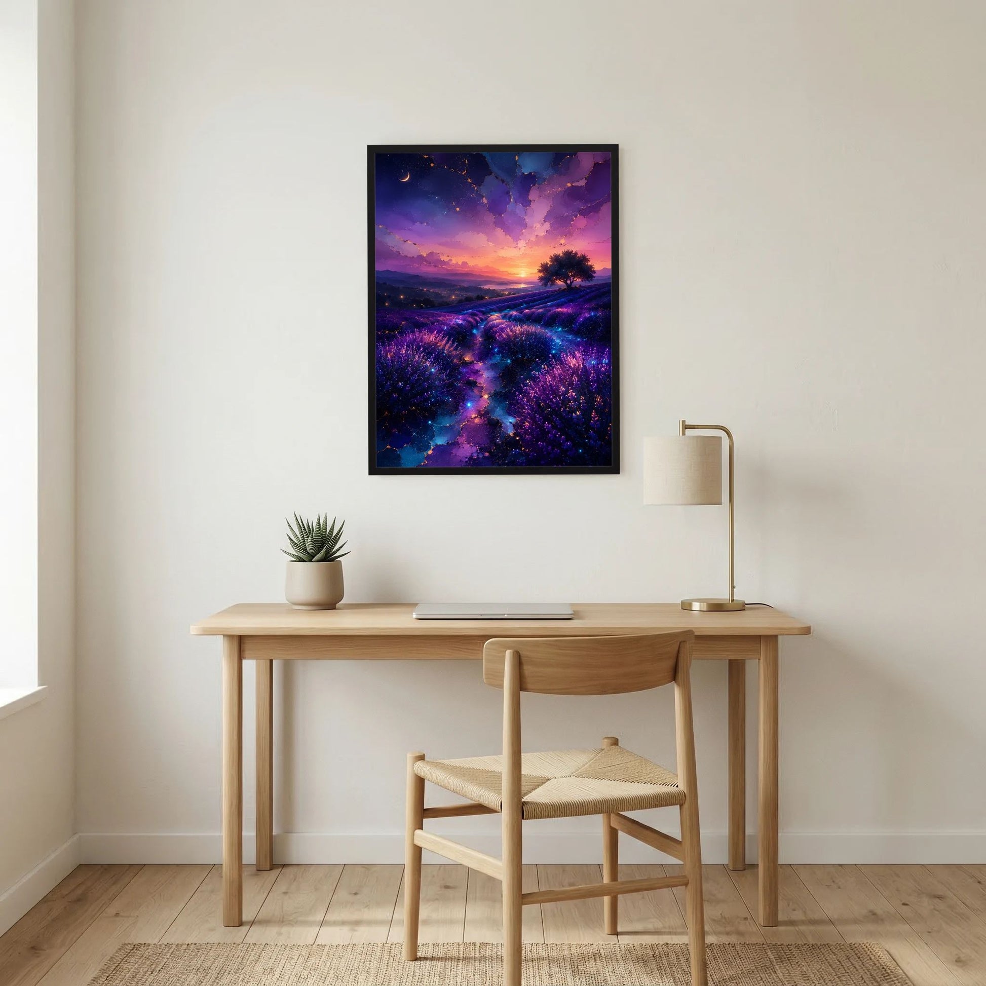 Lavendelfeld-Poster bei Sonnenuntergang, violette und blaue Farben, dunkler Rahmen.
