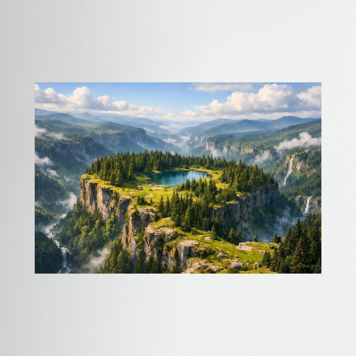 Wandbild im Querformat: Bergsee auf Felsplateau mit Tannenwald