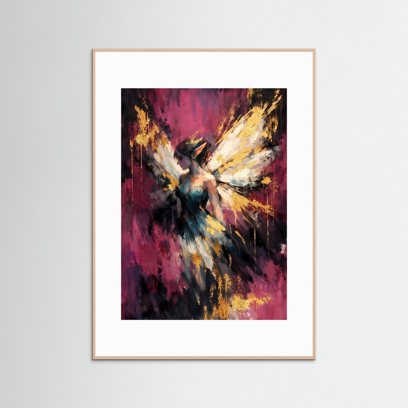 Fantasy-Poster im beigefarbenen Holzrahmen mit weißem Passepartout und Feenmotiv