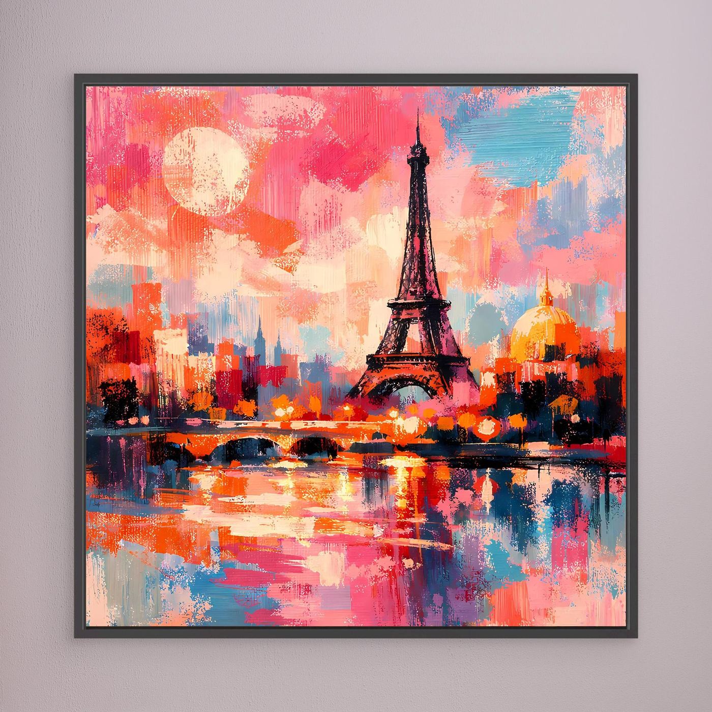 Leinwand-Wandbild mit abstraktem Eiffelturm und Sonnenscheibe über Stadt- und Wasserbild, schwarz gerahmt.