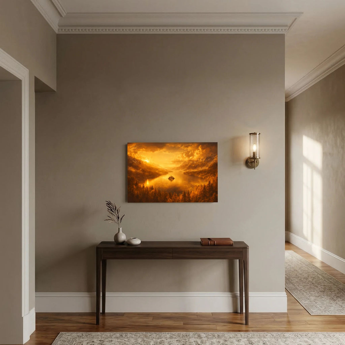 Wandbild im Querformat: Bergsee bei Sonnenuntergang, goldene Wolken und dunkler Rahmen