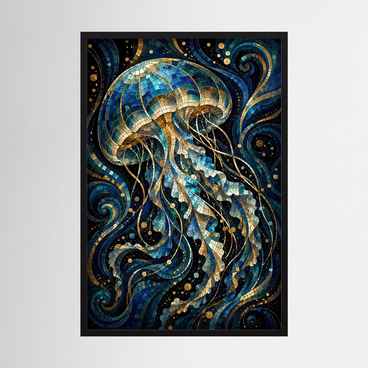 Hochformat-Poster mit Mosaik-Quallen in Blau und Gold, schwarzer Rahmen