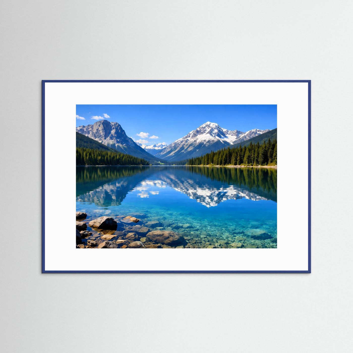 Naturposter im Querformat mit blauem Rahmen und weißem Rand: Alpensee