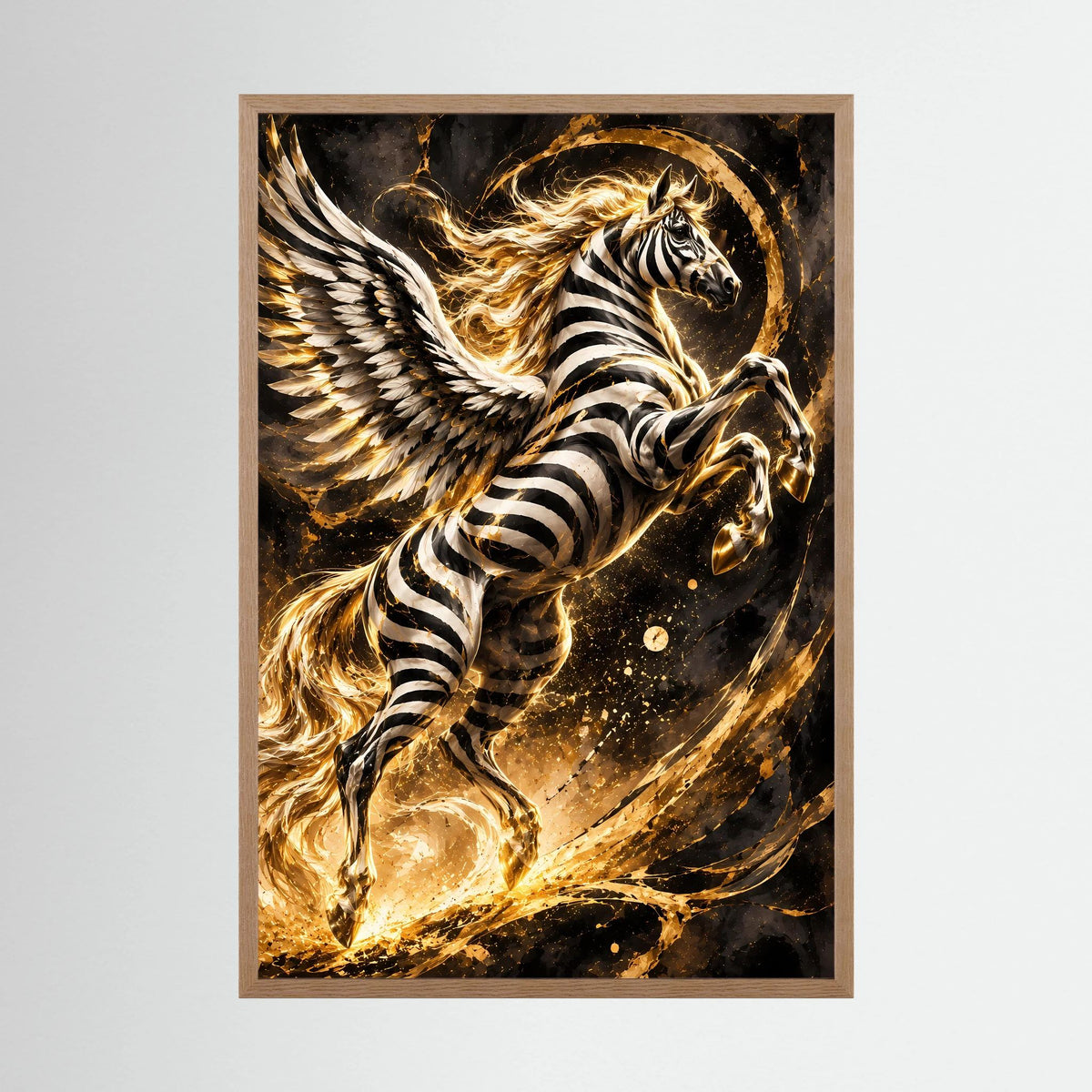 Poster Hochformat mit geflügeltem Zebra-Pegasus im Holzrahmen, Schwarz-Weiß, Gold