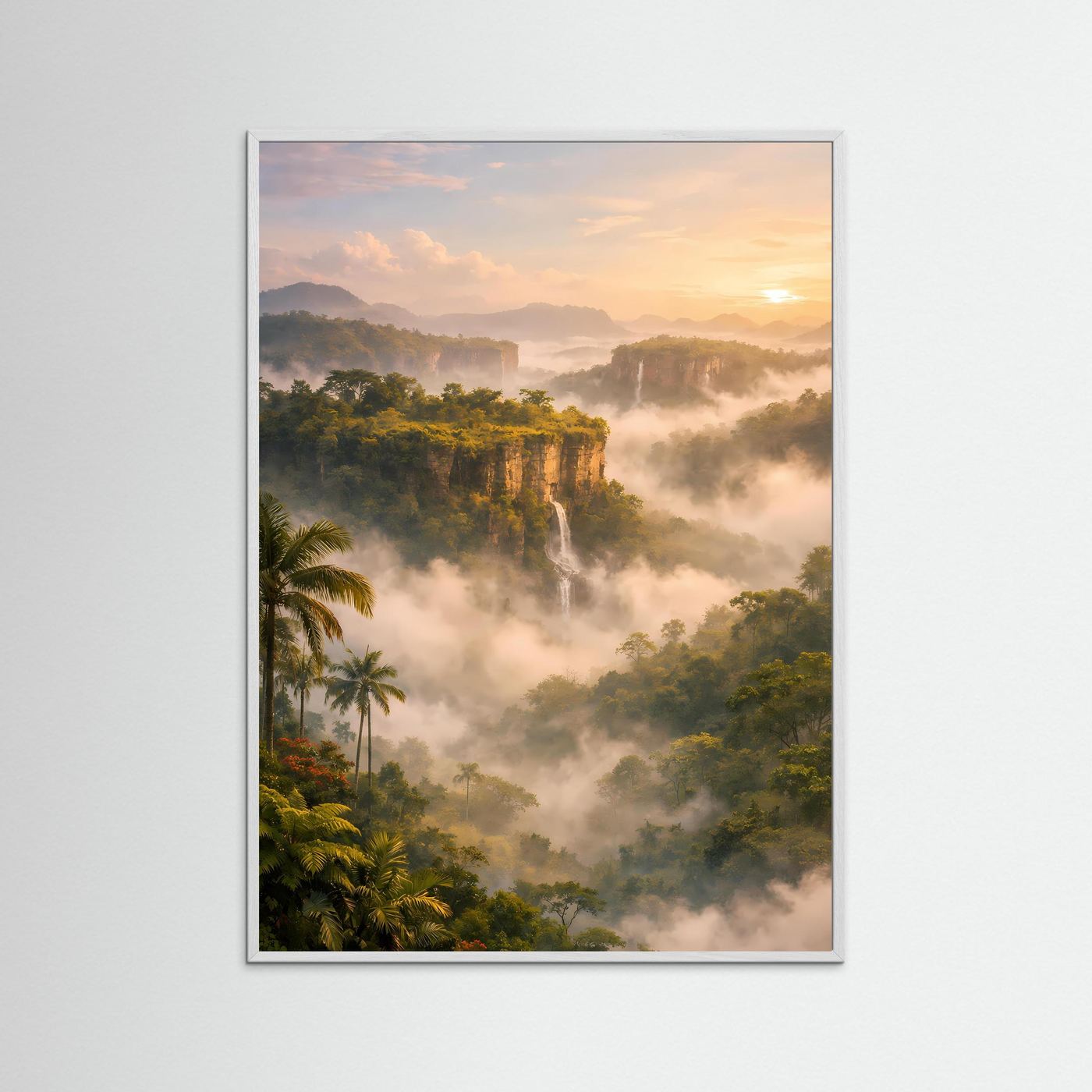 Hochformatiges Dschungelposter mit Wasserfällen und Nebel im weißen Holzrahmen