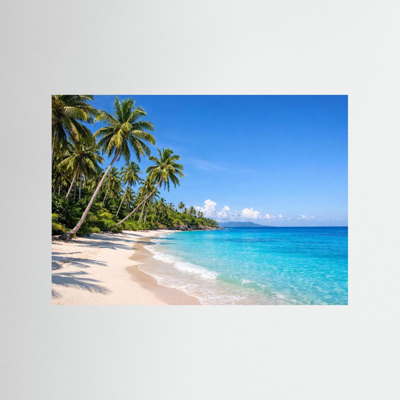 Querformat-Naturposter mit Strand und Palmen, türkisfarbenem Wasser und blauer Bildkante