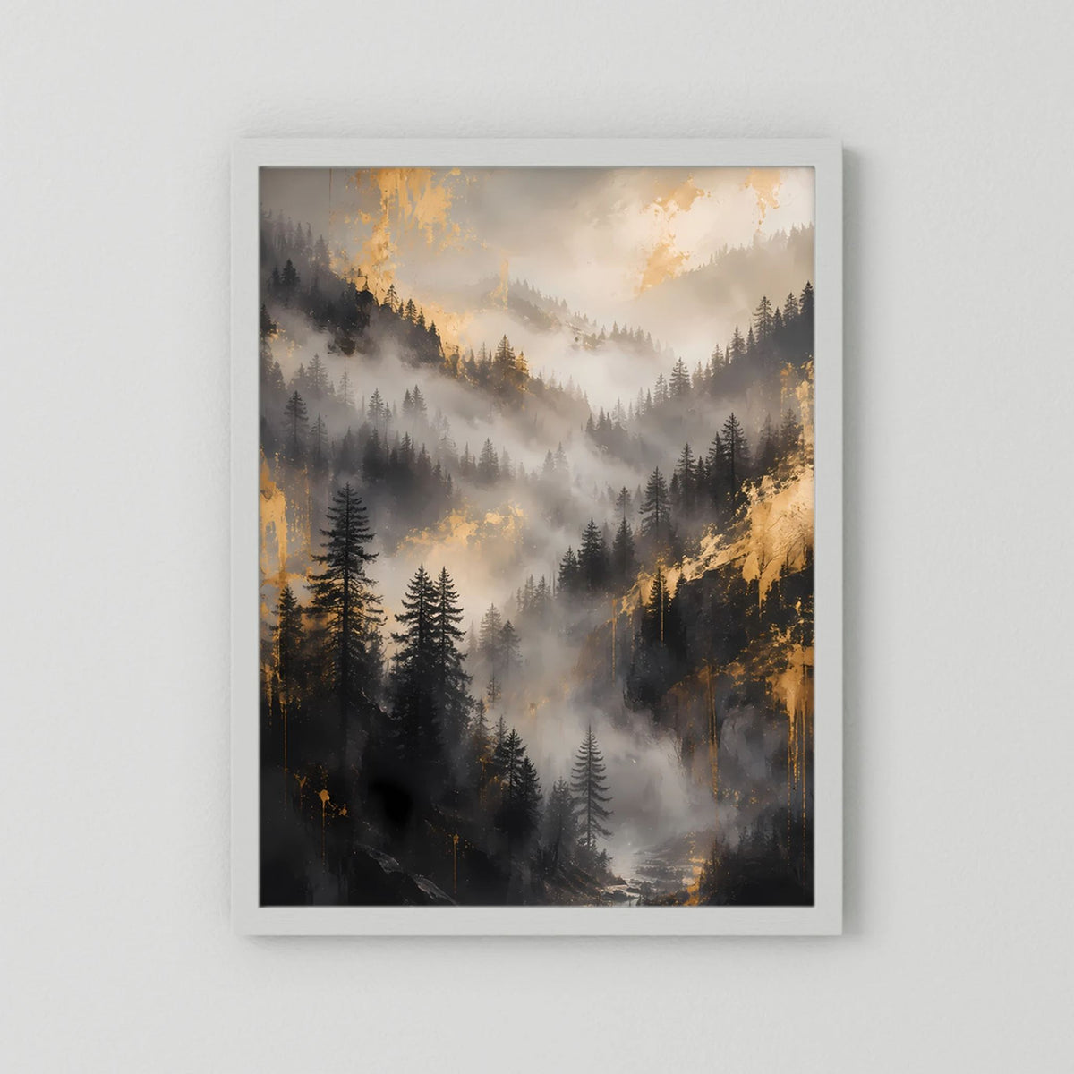 Poster im Hochformat mit Waldbergen und Nebel, weißer Rahmen