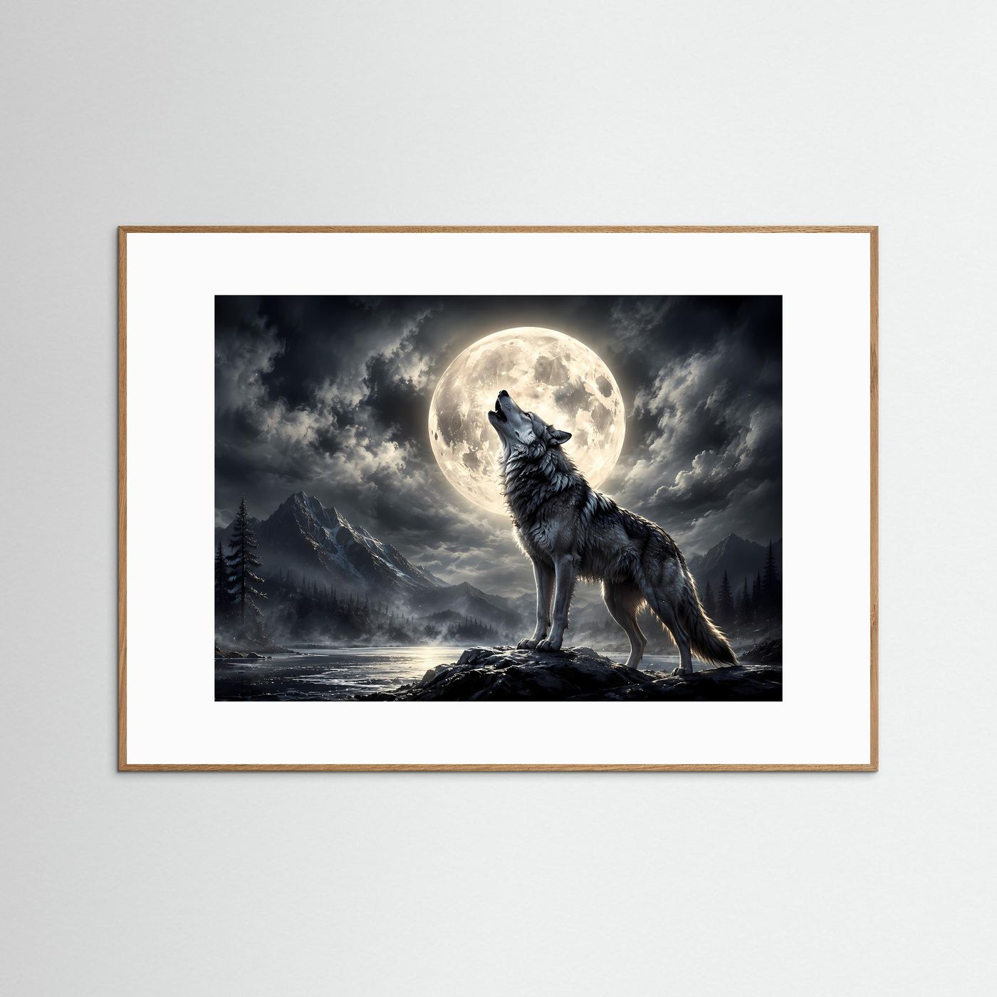 Wolf-Wandbild mit heulendem Wolf vor Vollmond, dunkle Waldszene, heller Holzrahmen
