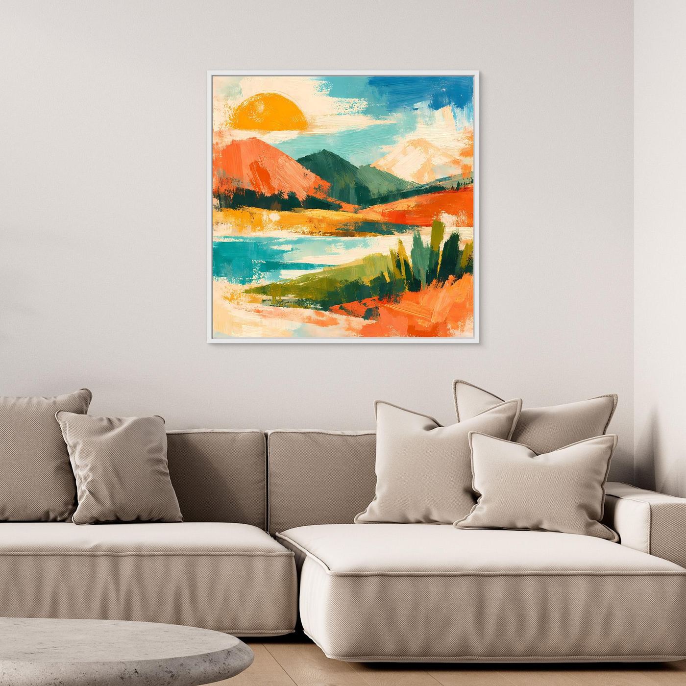 Abstraktes Leinwand-Wandbild mit Sonne über See, Hügeln und bunten Pinselstrichen, mit hellem Rahmen