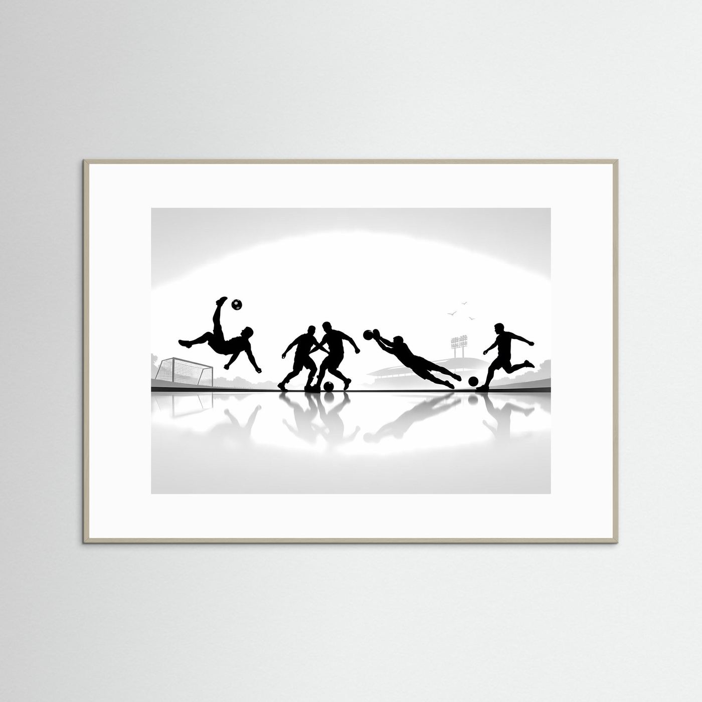 Panorama-Sportposter mit schwarzweißen Fußballer-Silhouetten im Action-Motiv, naturfarbener Rahmen