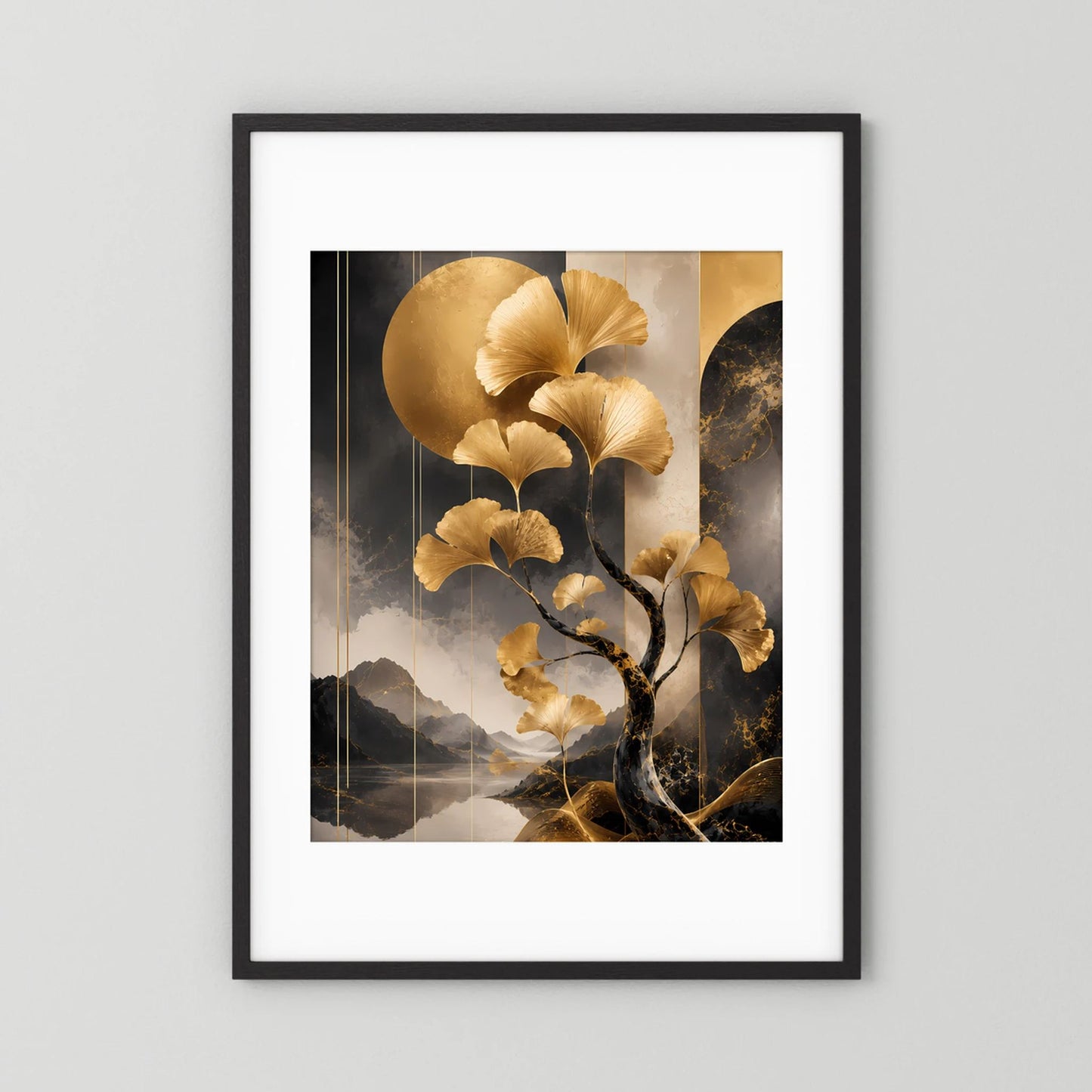 Gerahmtes Poster (Hochformat) mit schwarzem Rahmen und goldener Ginkgobaum-Illustration