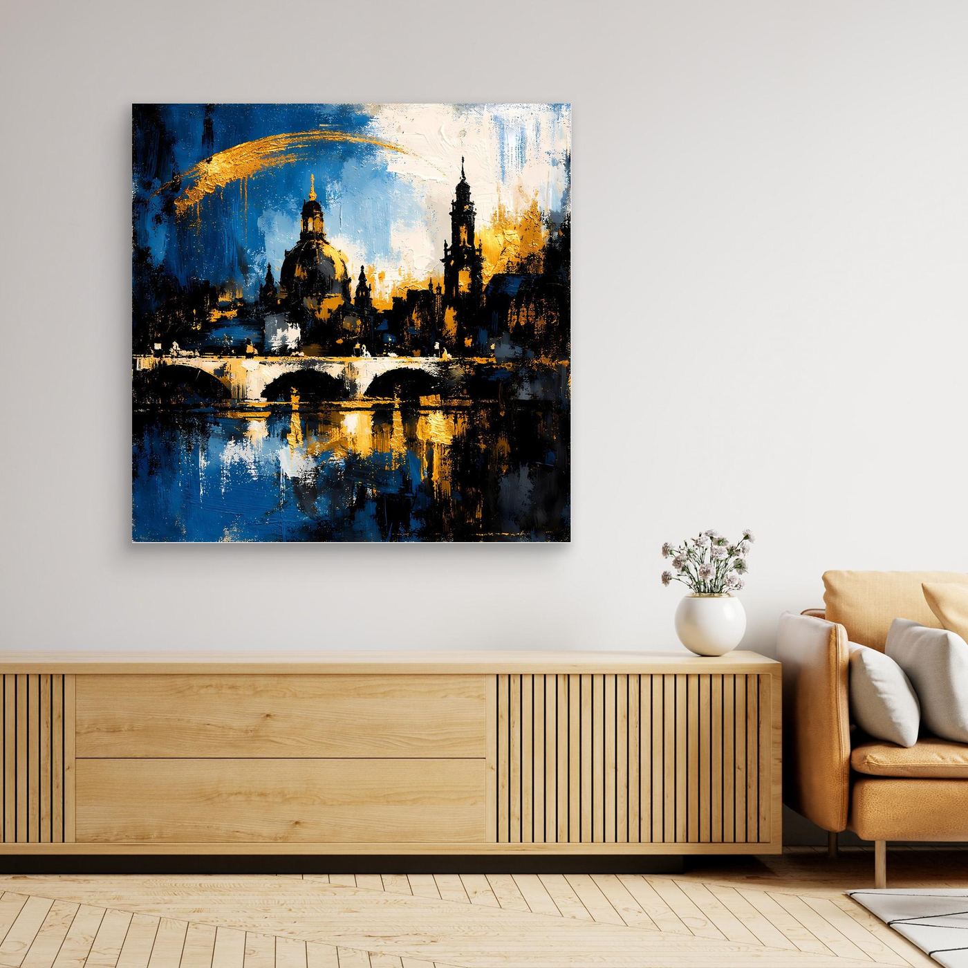 Leinwand-Wandbild mit abstrakter Skyline, blau-goldfarben, mit dunklem Rahmen.
