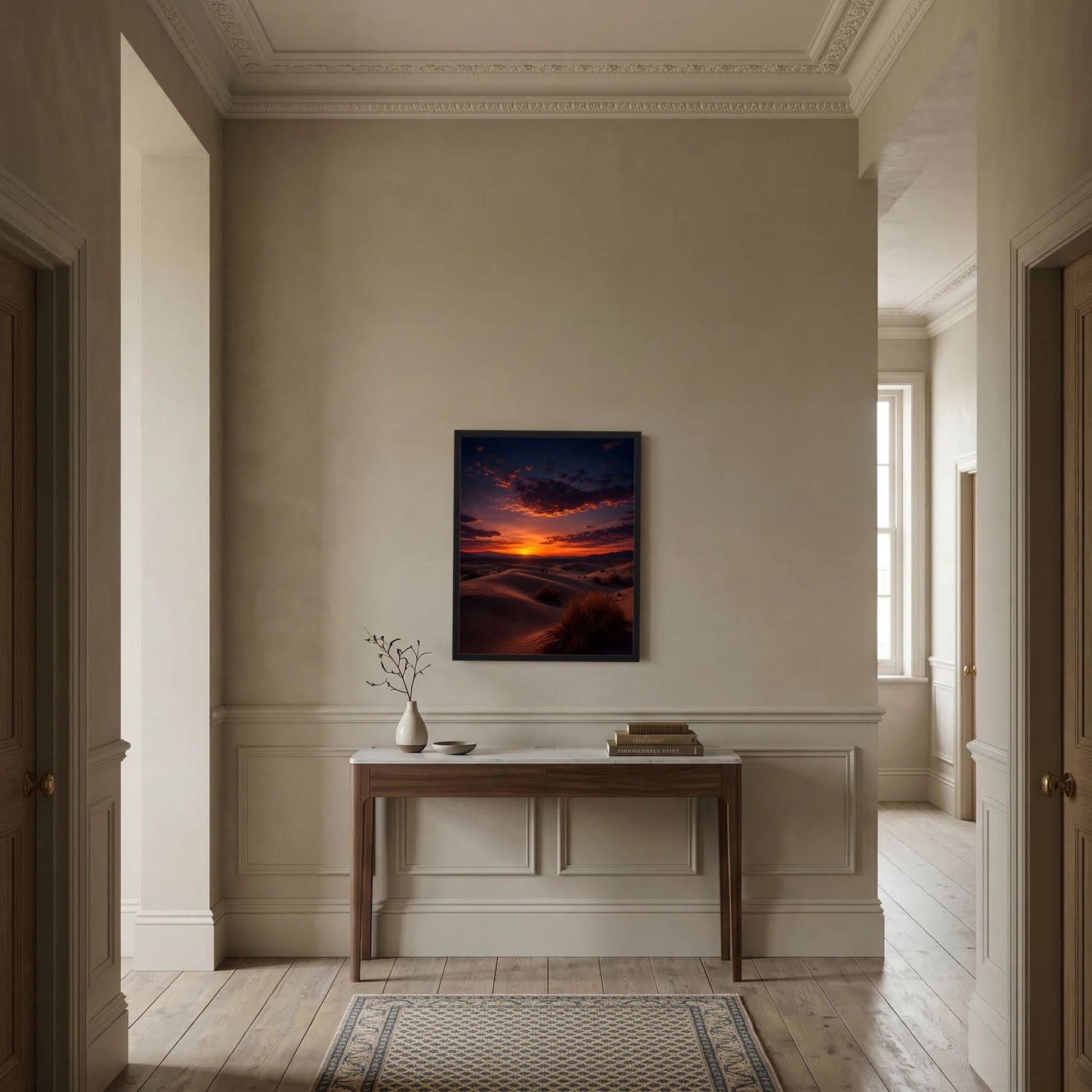 Wandposter im dunklen Rahmen auf heller Wand: Sanddünen bei Sonnenuntergang
