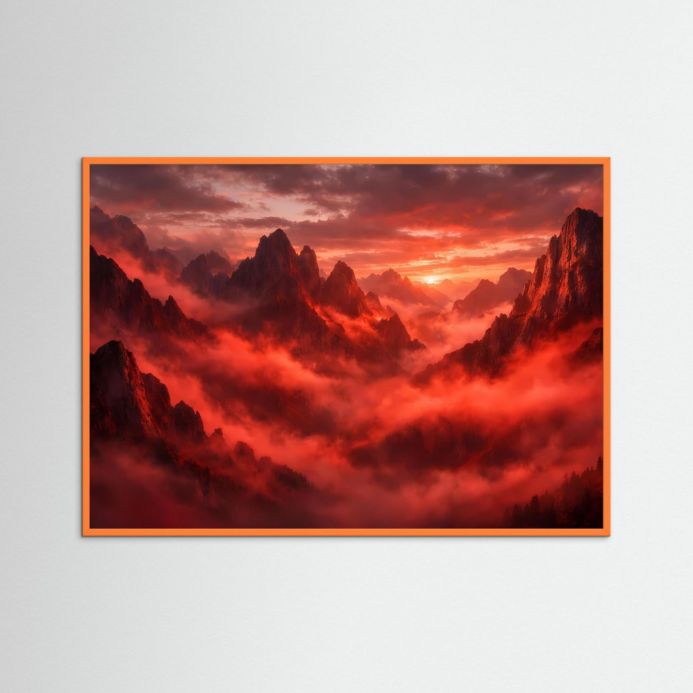 Wandbild: rote Berge mit Nebel bei Sonnenuntergang, orangefarbener Holzrahmen