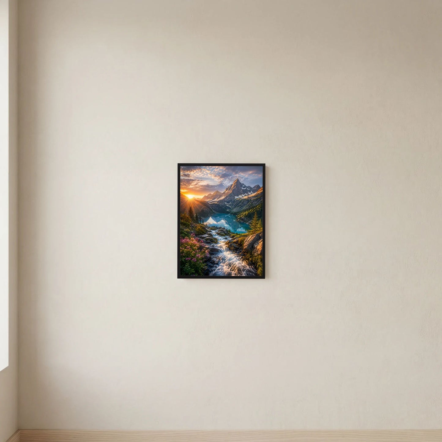 Hochformat-Wandposter mit Berggipfeln, Wasserfall im Tal und leuchtendem Himmel bei Abendsonne