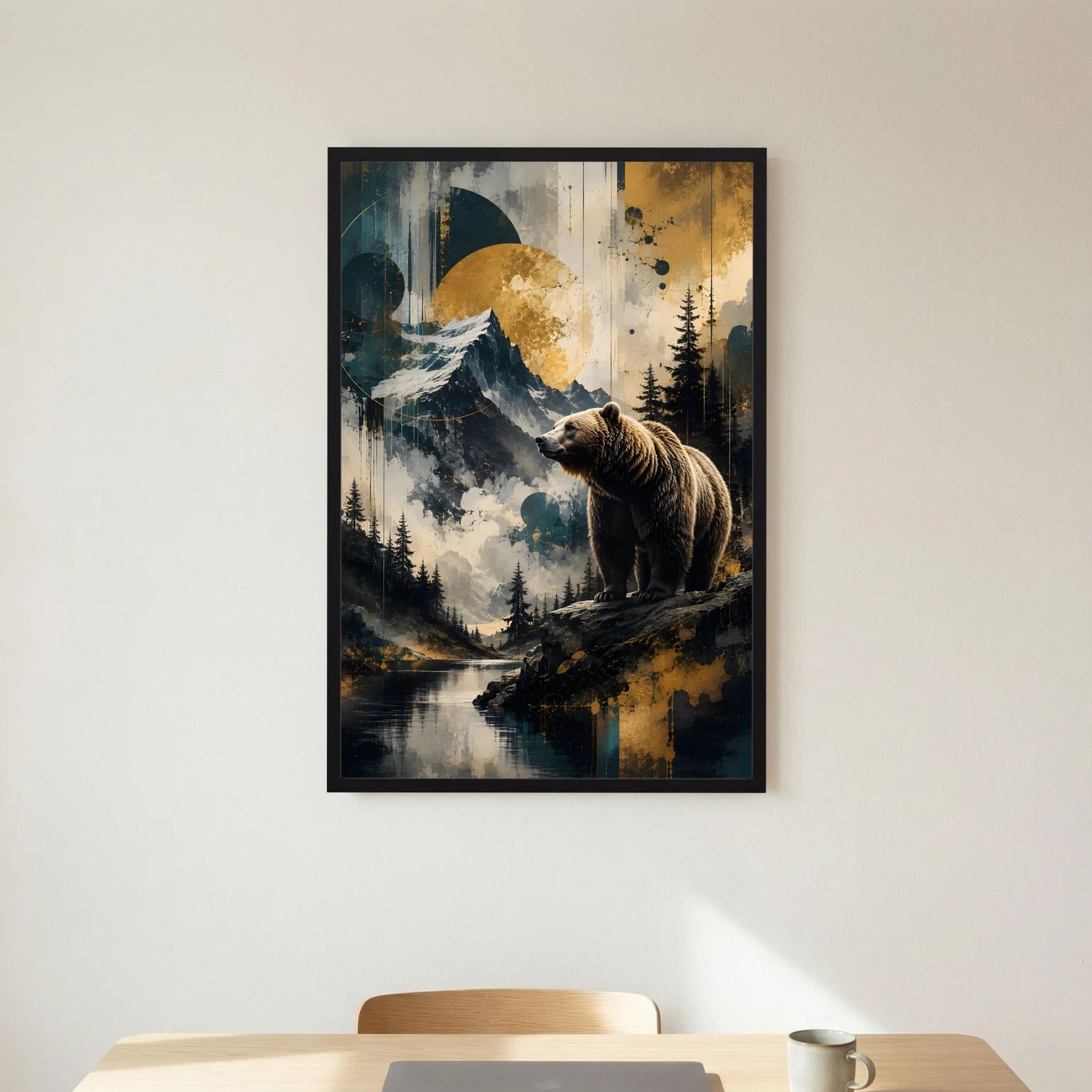 Hochformat-Poster: brauner Bär auf Felsen, Berglandschaft, schwarzer Rahmen