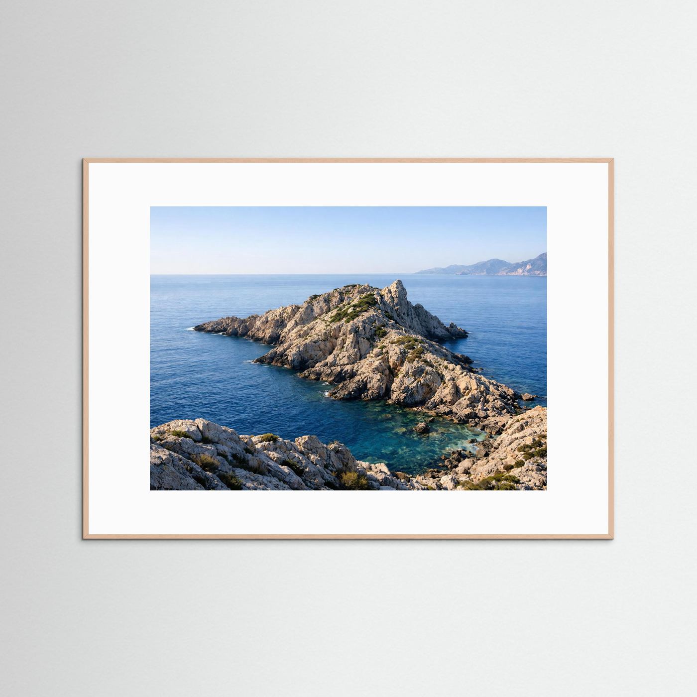 Felsige Halbinsel im weiten Ozean | Panorama Küste & Meer Poster Querformat