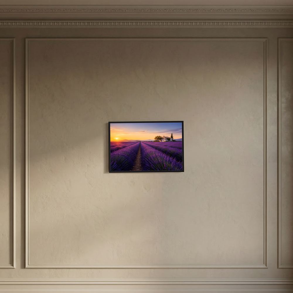 Geringes Poster im Rahmen mit Lavendelfeld in Lila und Sonnenuntergang
