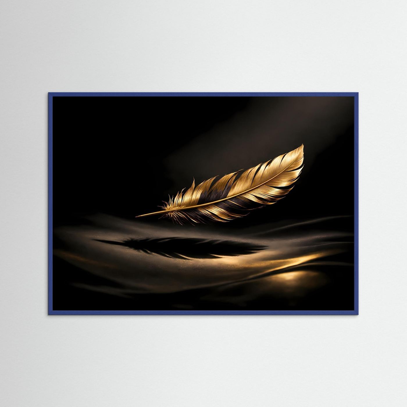 Schwebende Goldene Feder auf Seide | Luxus Kunst & Elegante Wanddeko Querformat