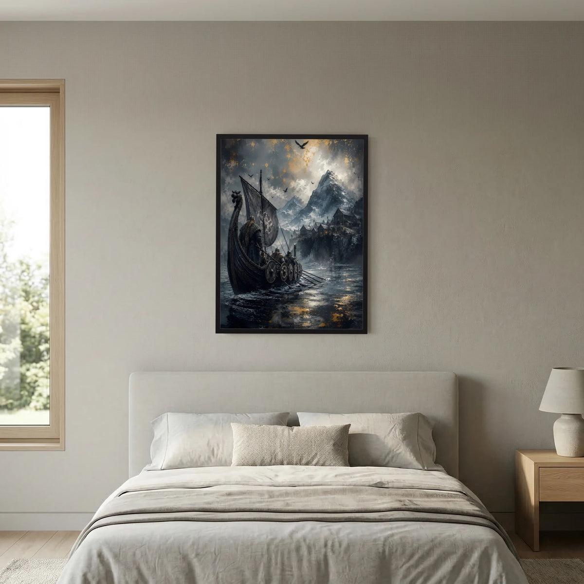 Gerahmtes Hochformat-Poster mit Wikinger-Schiff auf ruhigem dunklem Wasser vor einer Bergkulisse