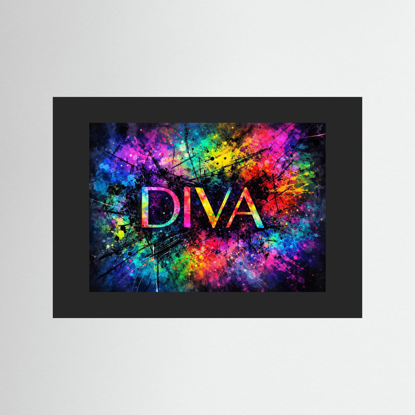 Wandbild mit DIVA-Schriftzug und Farbspritzer-Design, schwarzer Rahmen