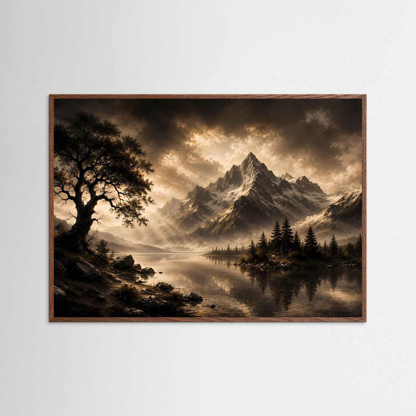 Querformat-Poster im dunklen Holzrahmen: Berglandschaft am See, goldene Wolken und dunkle Berge
