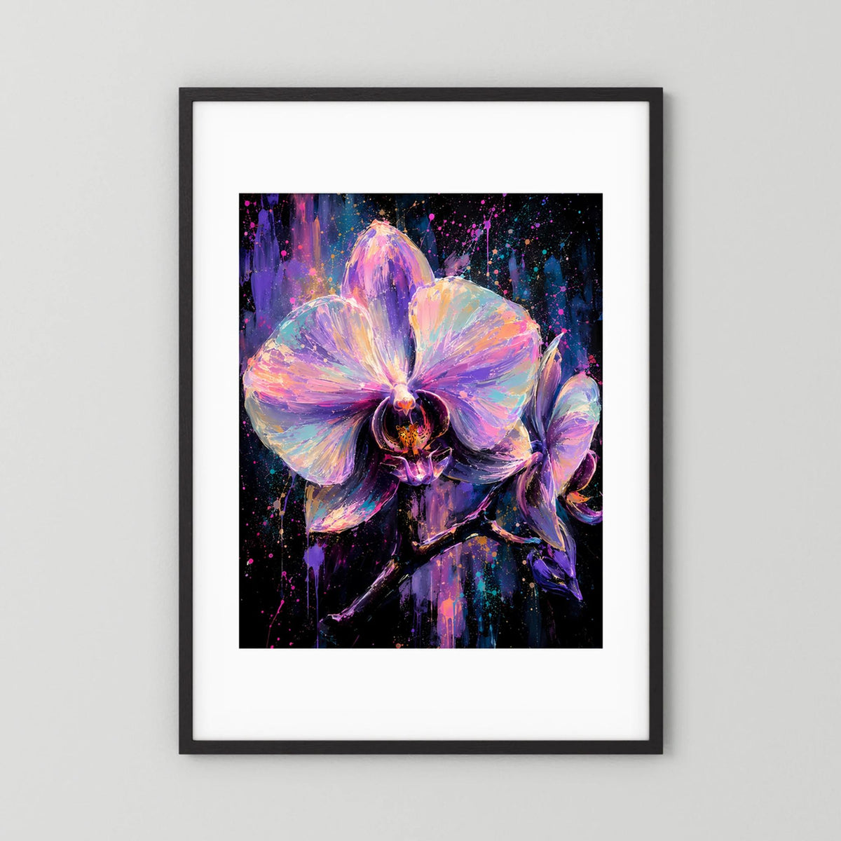 Kunstposter mit abstrakter Neon-Orchidee in Lila, Rosa und Blau im weißen Passepartout