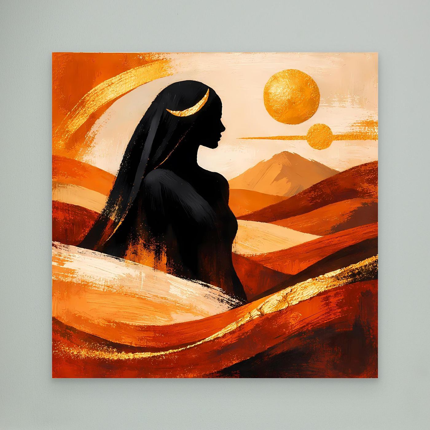 Leinwandbild ohne Rahmen: Silhouette der Wüstenkönigin in Schwarz mit Goldsonne und Terrakotta