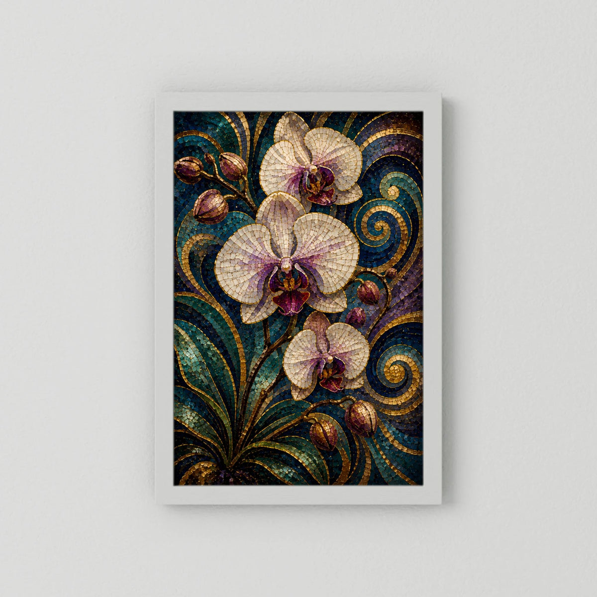 Hochformat-Poster mit weißen Orchideen im Mosaikstil, türkis-goldene Ornamente und Spiralmuster
