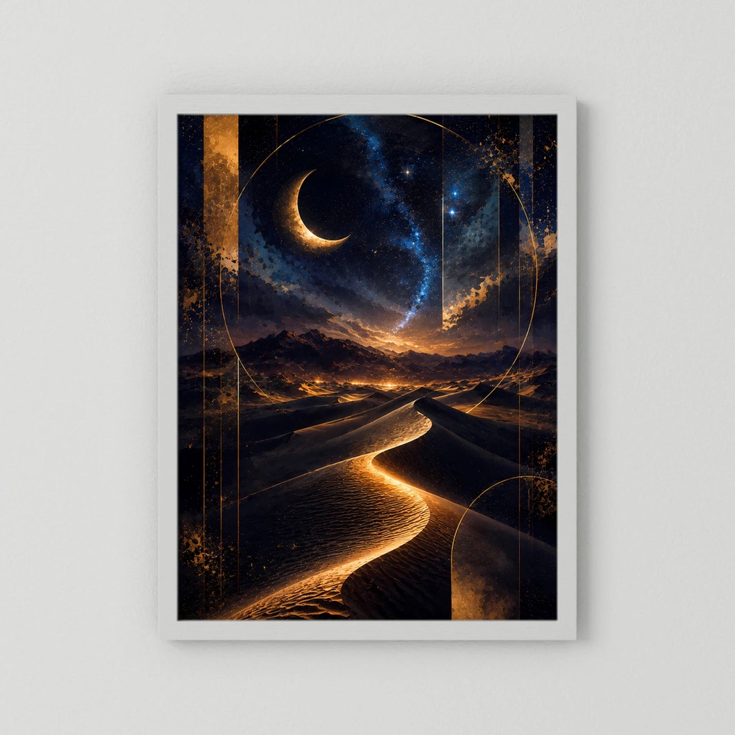 Hochformat-Poster mit weißem Passepartout und dunklem Rahmen, Mondsichel über Dünen