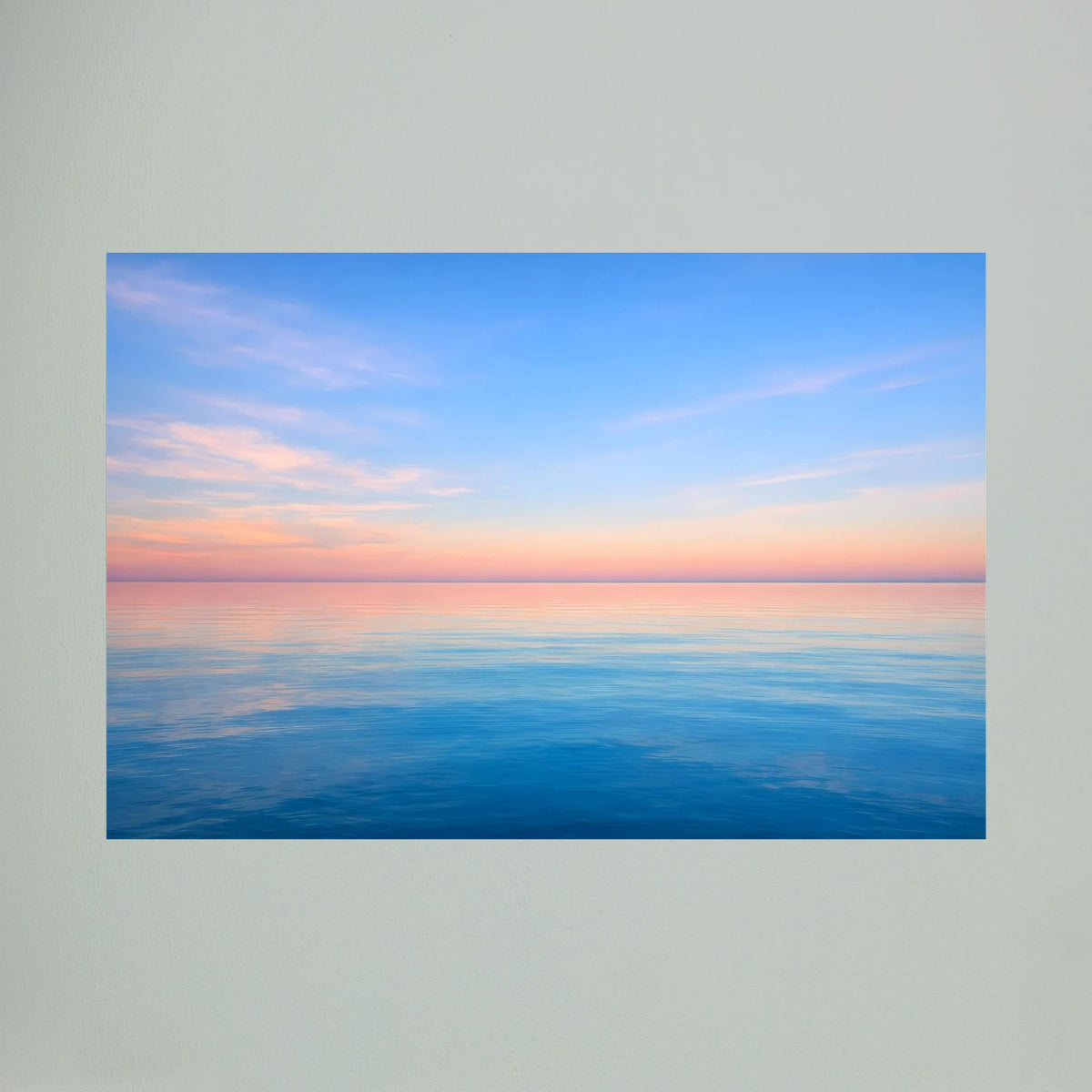 Querformat-Wandbild Meer und Sonnenuntergang, gespiegelt im Wasser, blau eingefasst