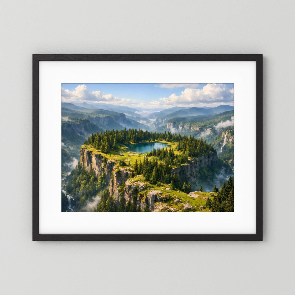 Querformatiges Natur-Wandbild im schwarzen Rahmen mit weißem Passepartout