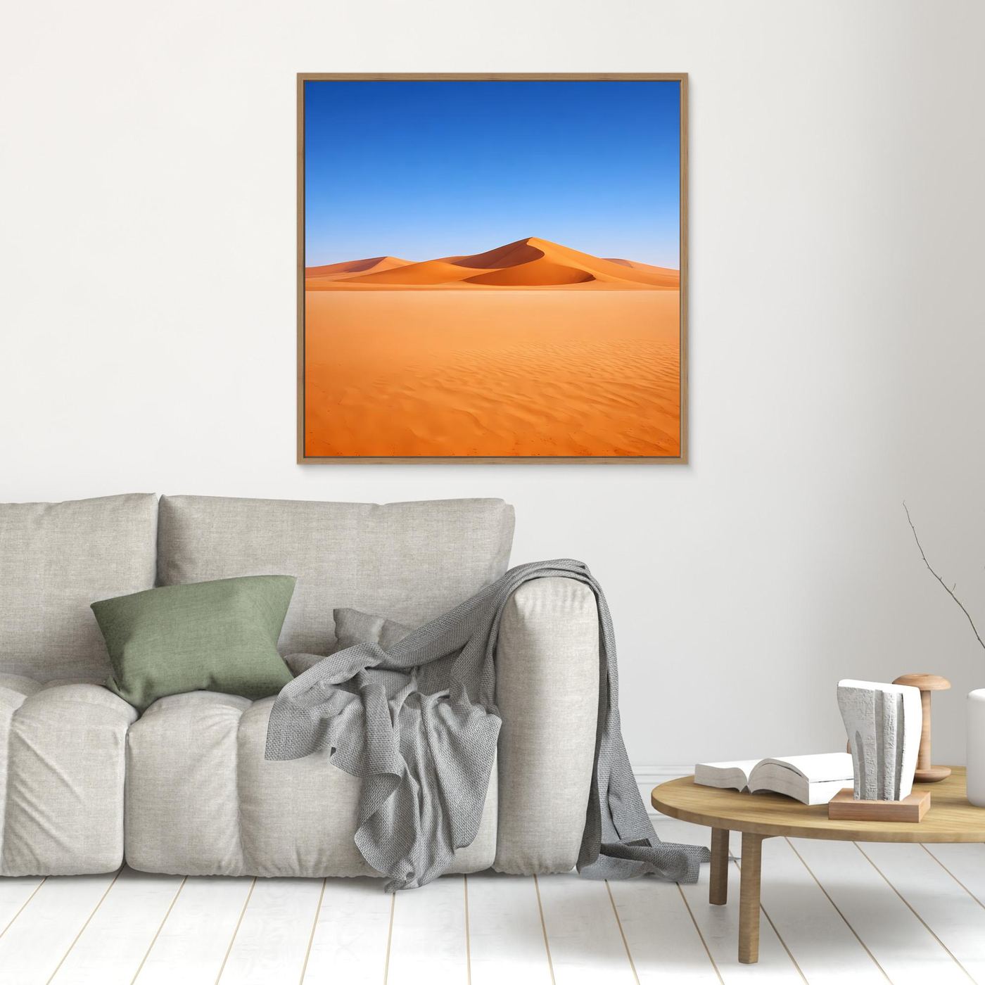 Leinwandbild: Sanddünenlandschaft mit blauem Himmel, orangefarbenem Sand, Holzrahmen