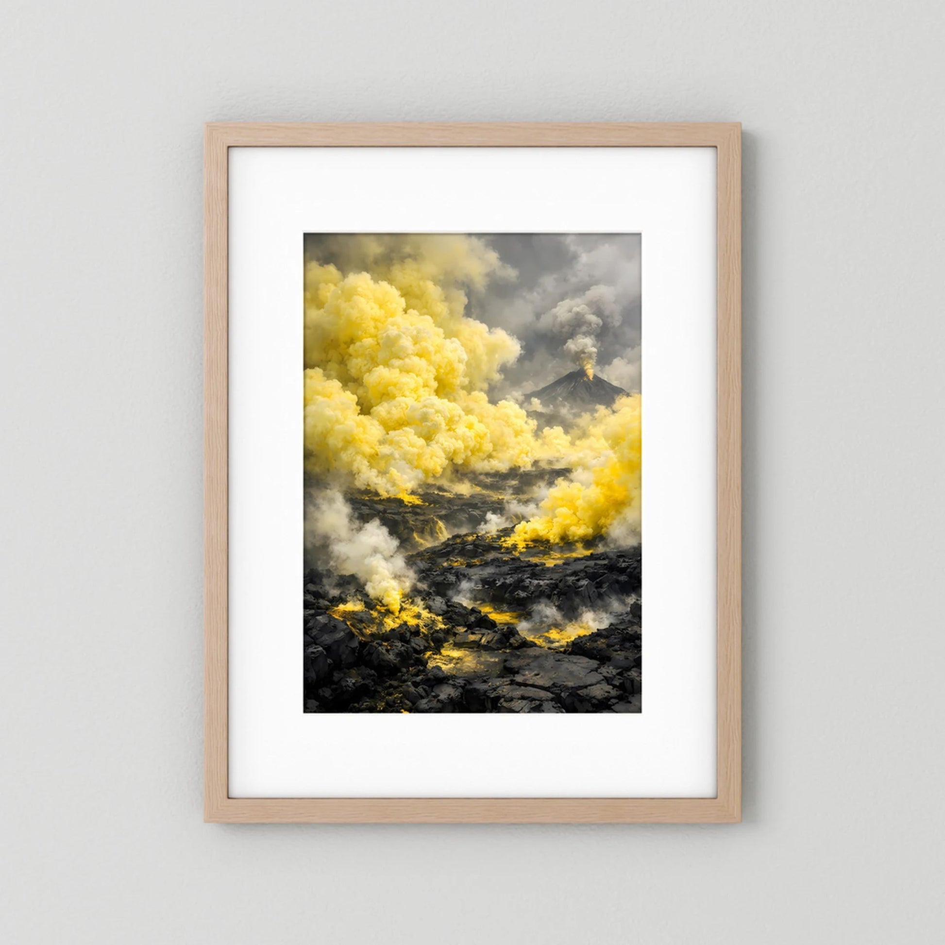 Die Kraft der Natur | Abstraktes Vulkan Poster in Gelb & Schwarz | Modernes Landschaftskunstposter Hochformat
