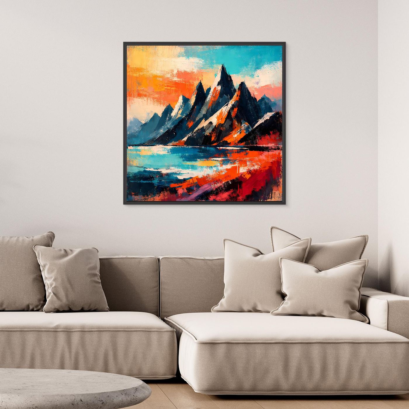 Abstraktes Wandbild auf Leinwand mit Bergen im Vordergrund und leuchtenden Farbverläufen