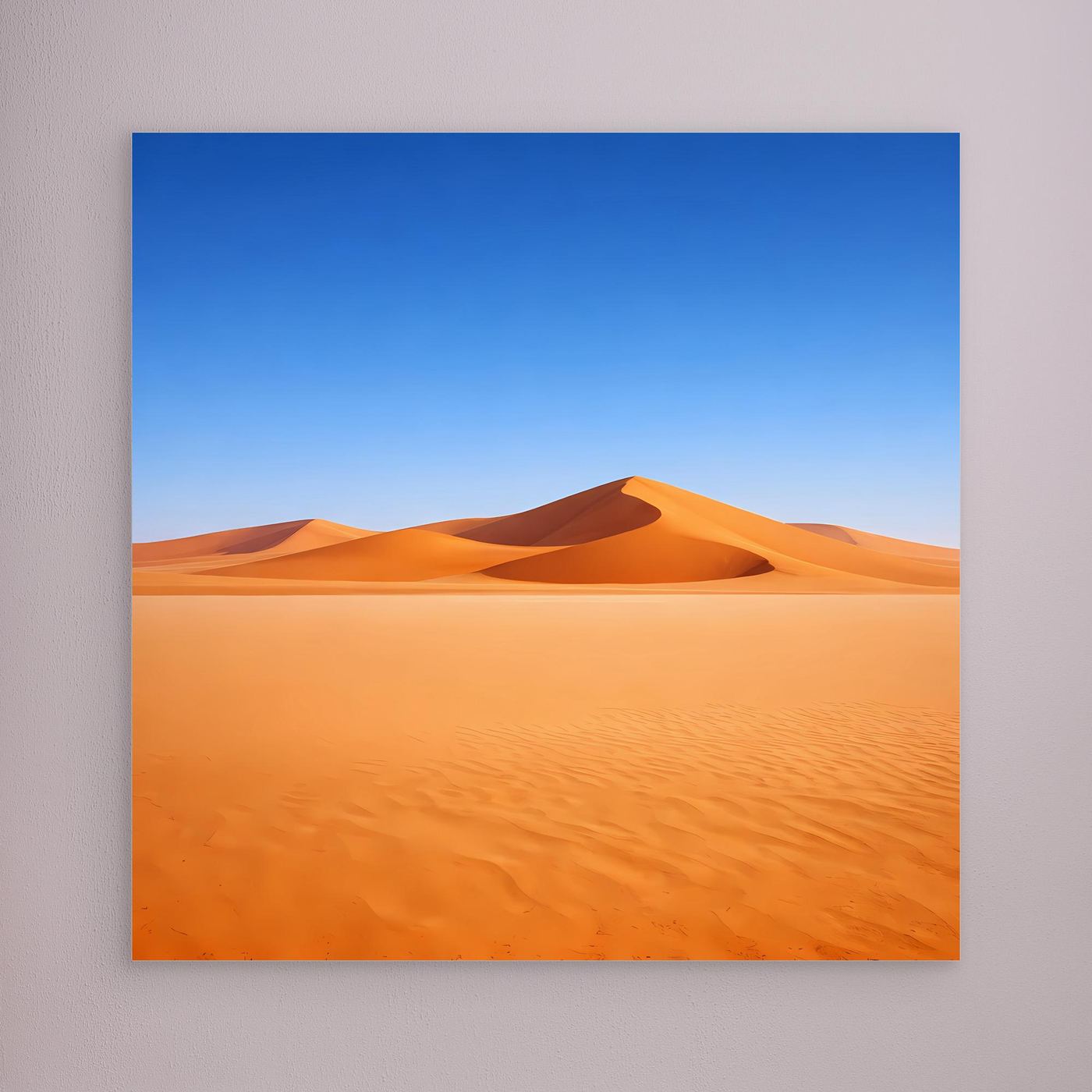 Leinwandbild: Sanddünenlandschaft mit blauem Himmel und orangefarbenem Wüstensand