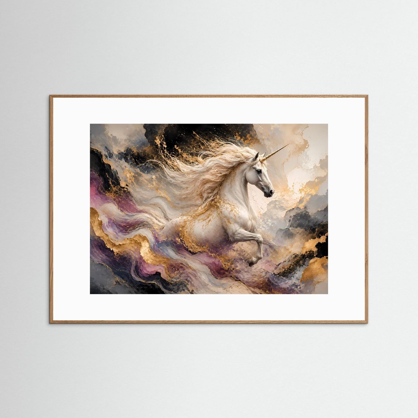 Einhornposter Querformat: laufendes Einhorn mit bunten Wolken, mittelbrauner Holzrahmen